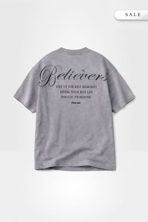 Camiseta Oversized Believers - Cinza Espacial